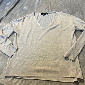 Theory linen blend v neck sweater